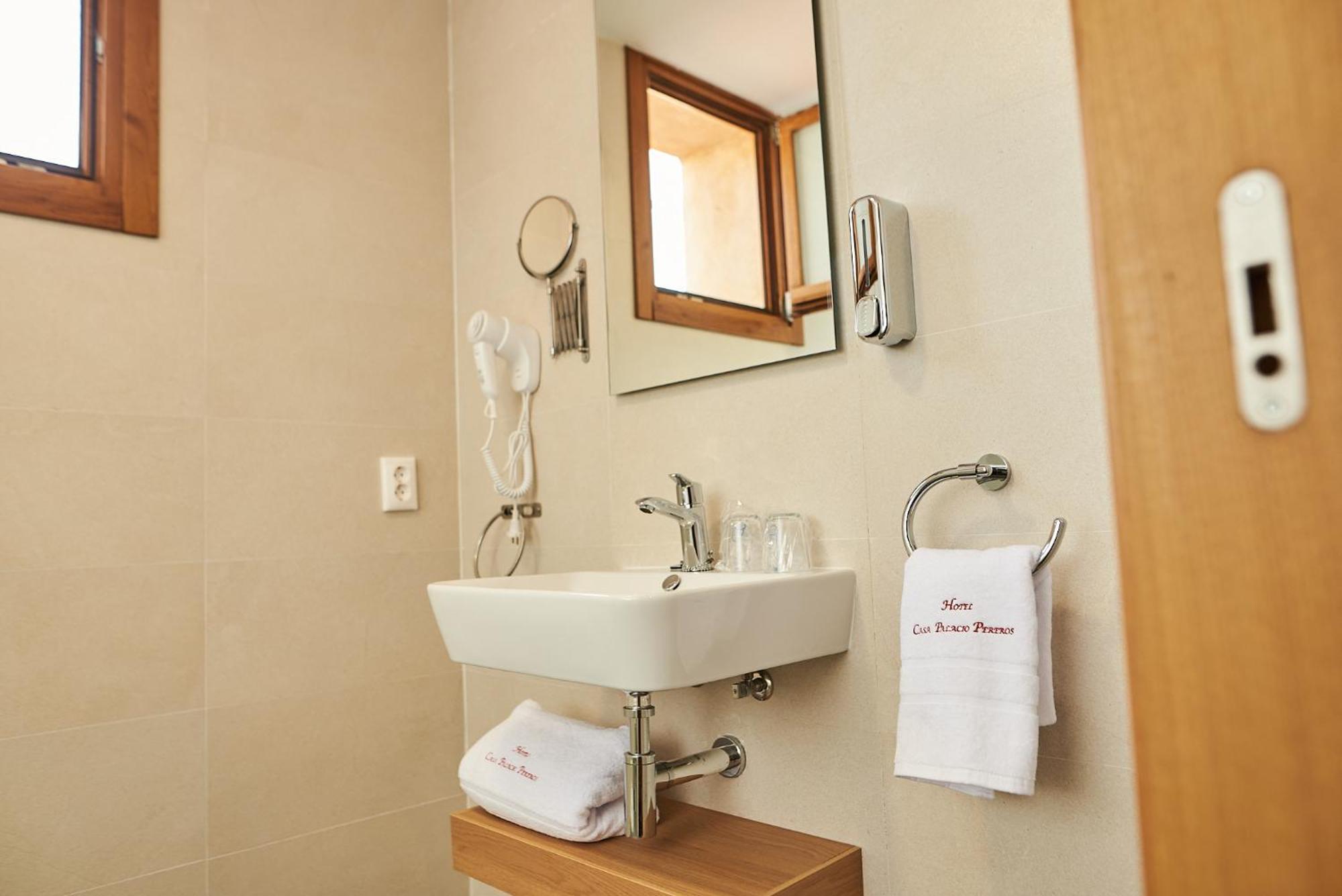 Hotel Casa Palacio Pereros Caceres Ngoại thất bức ảnh